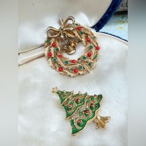 Vintage Christmas tree wreath brooch lot